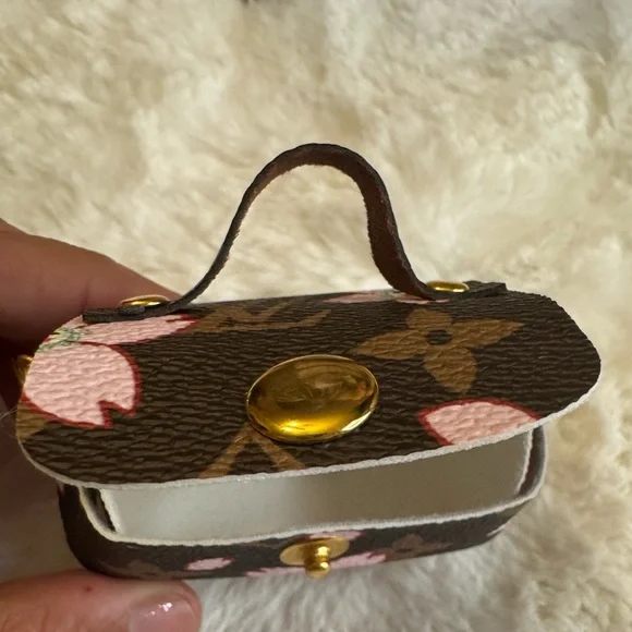Handmade Louis Vuitton key holders - Picture 8 of 8